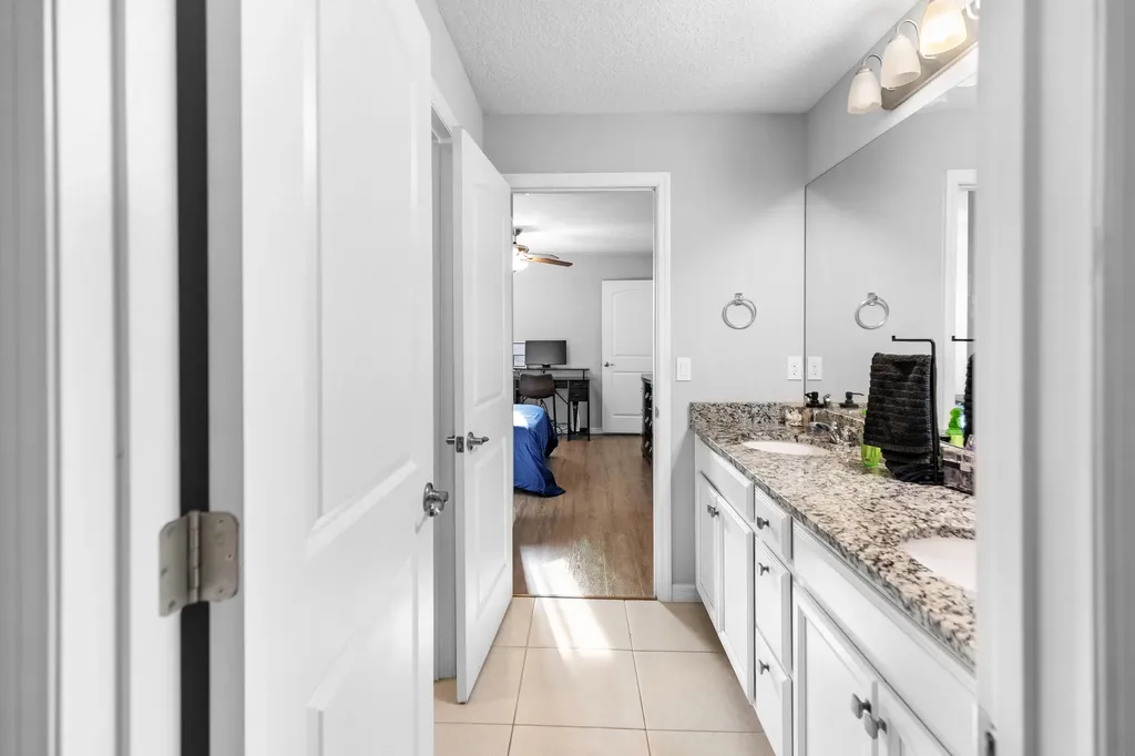 5648 NW Lorna Court Port St Lucie FL 34986