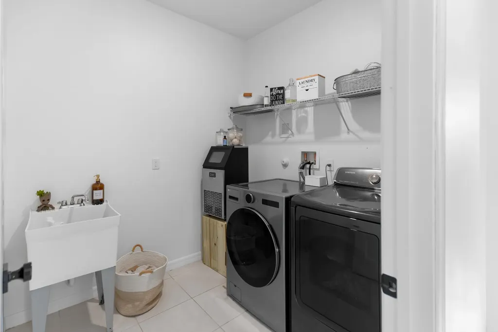 5648 NW Lorna Court Port St Lucie FL 34986