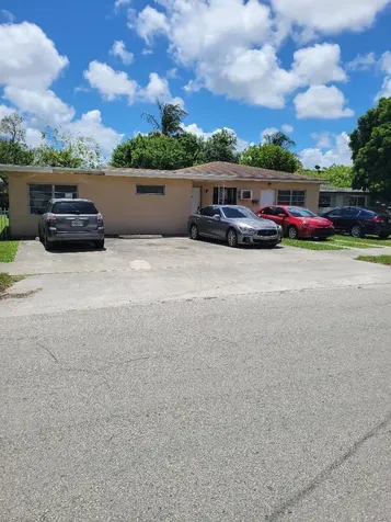 5918 N Wiley Street Hollywood FL 33023
