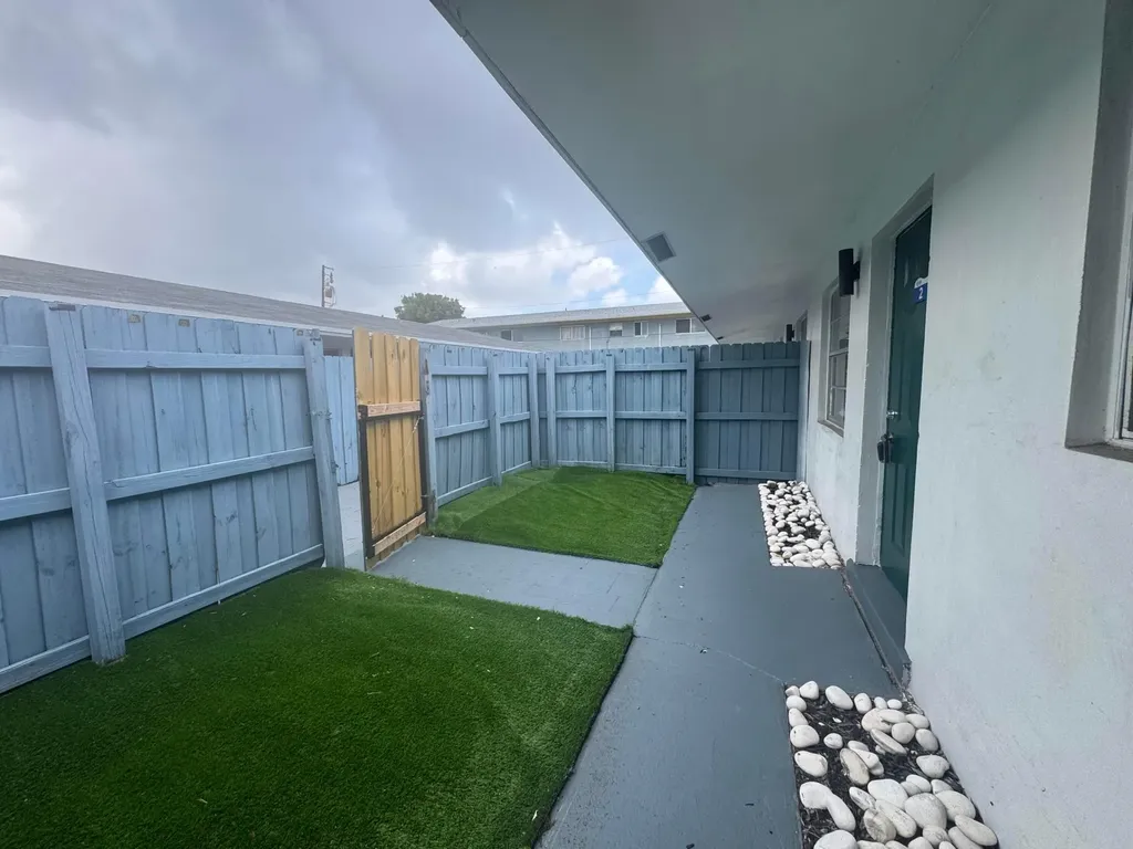 522 SW 20th Avenue Fort Lauderdale FL 33312