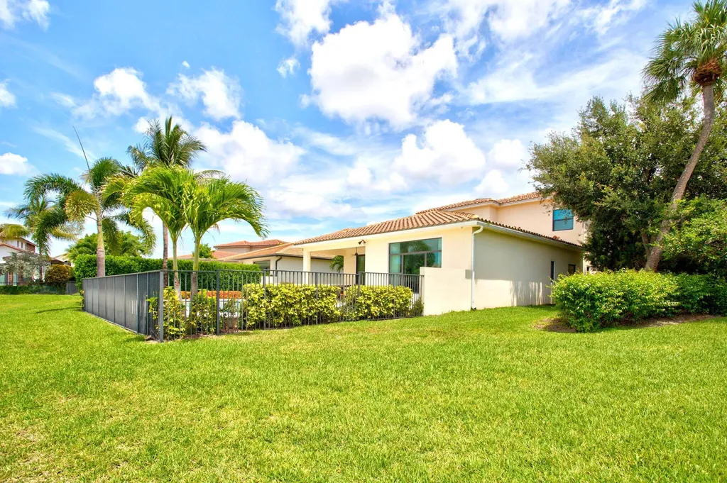 8236 Grand Prix Lane Boynton Beach FL 33472
