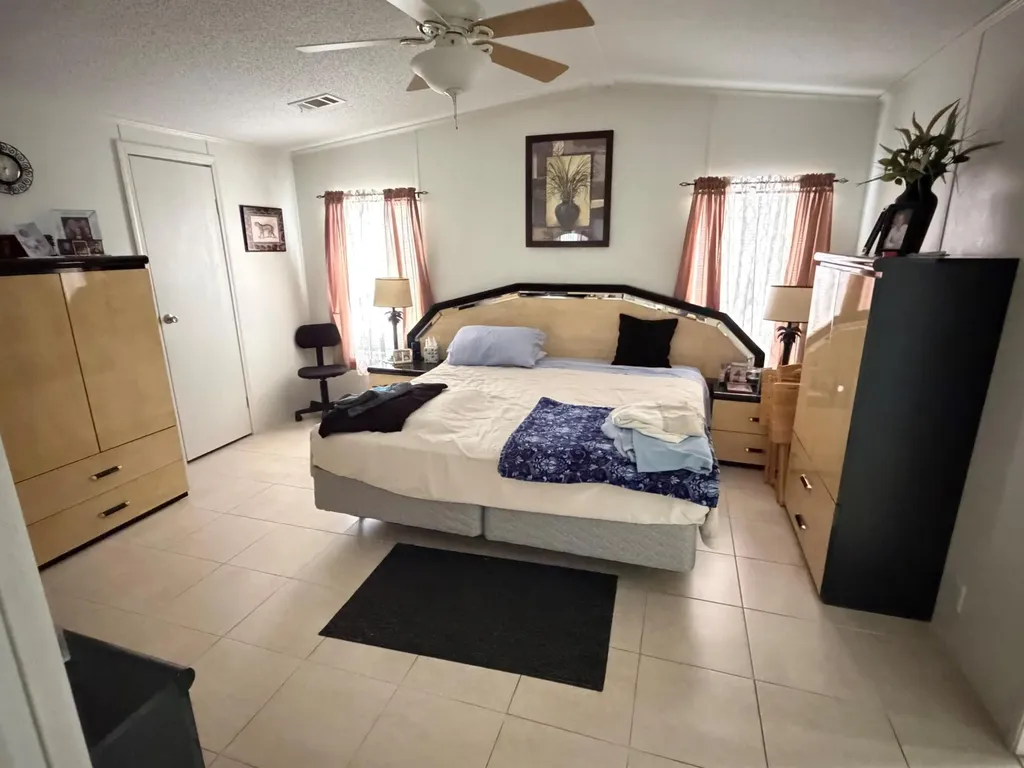 2141 SW 87th Terrace Davie FL 33324