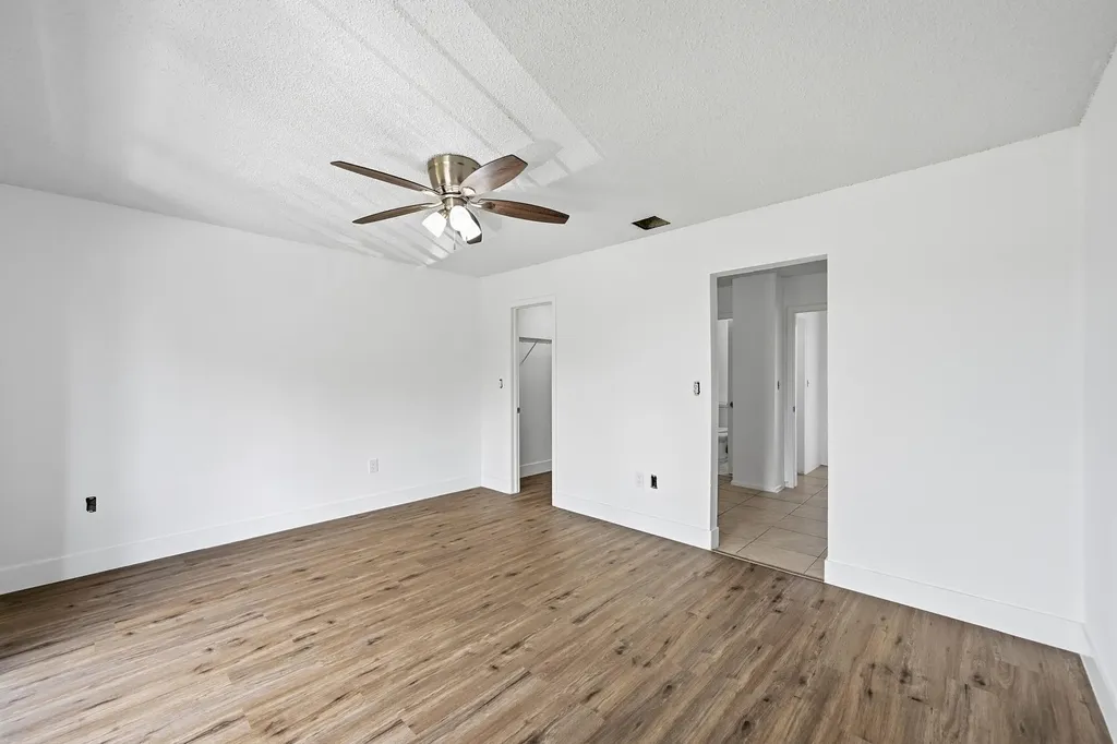 4012 Del Rio Way Sunrise FL 33351
