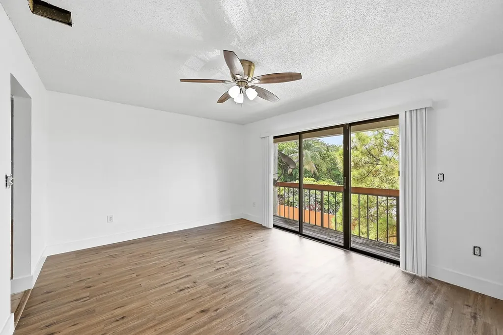 4012 Del Rio Way Sunrise FL 33351