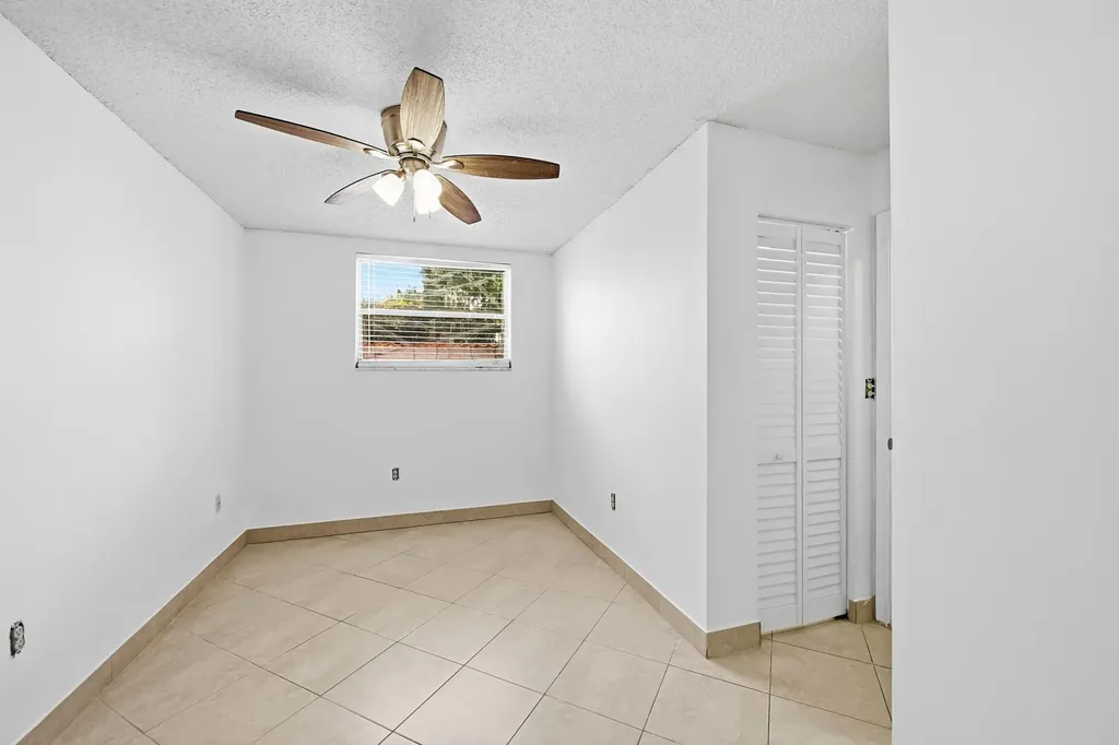 4012 Del Rio Way Sunrise FL 33351