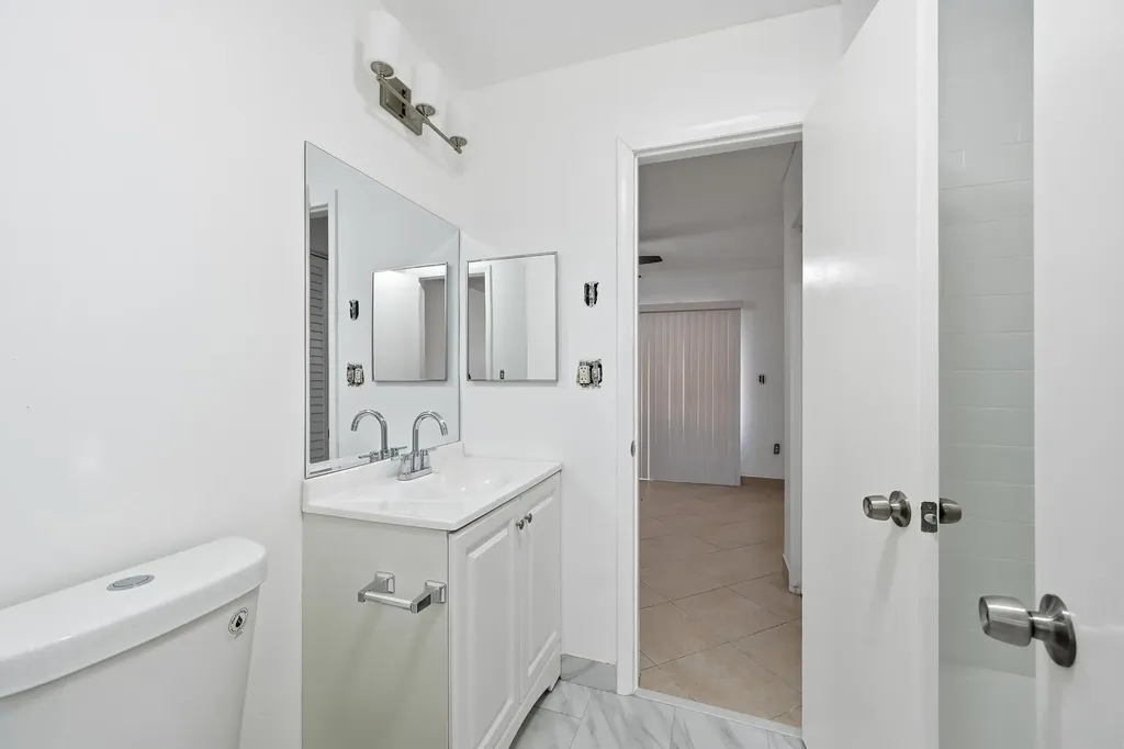4012 Del Rio Way Sunrise FL 33351