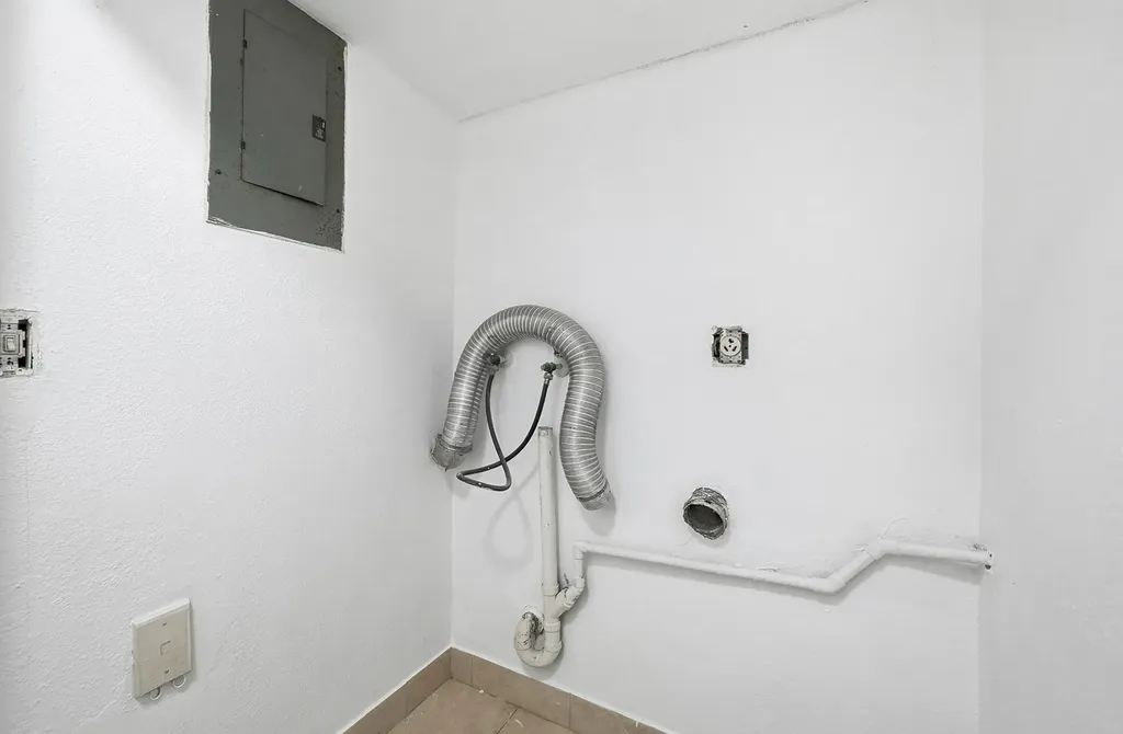 4012 Del Rio Way Sunrise FL 33351