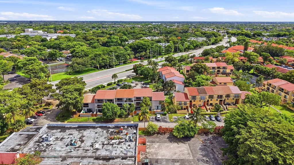 4012 Del Rio Way Sunrise FL 33351