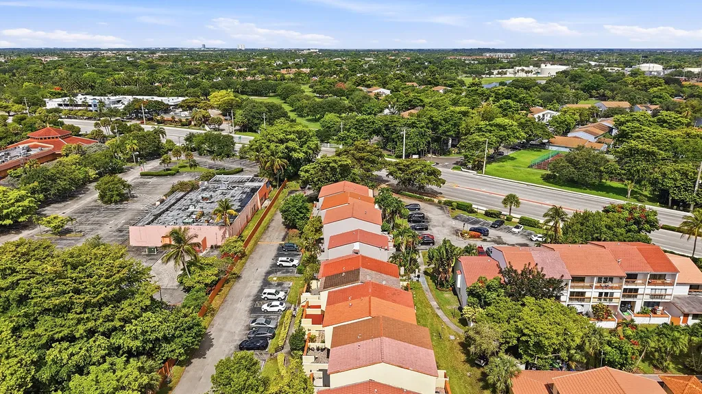 4012 Del Rio Way Sunrise FL 33351