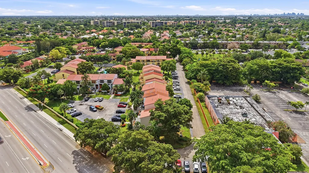 4012 Del Rio Way Sunrise FL 33351