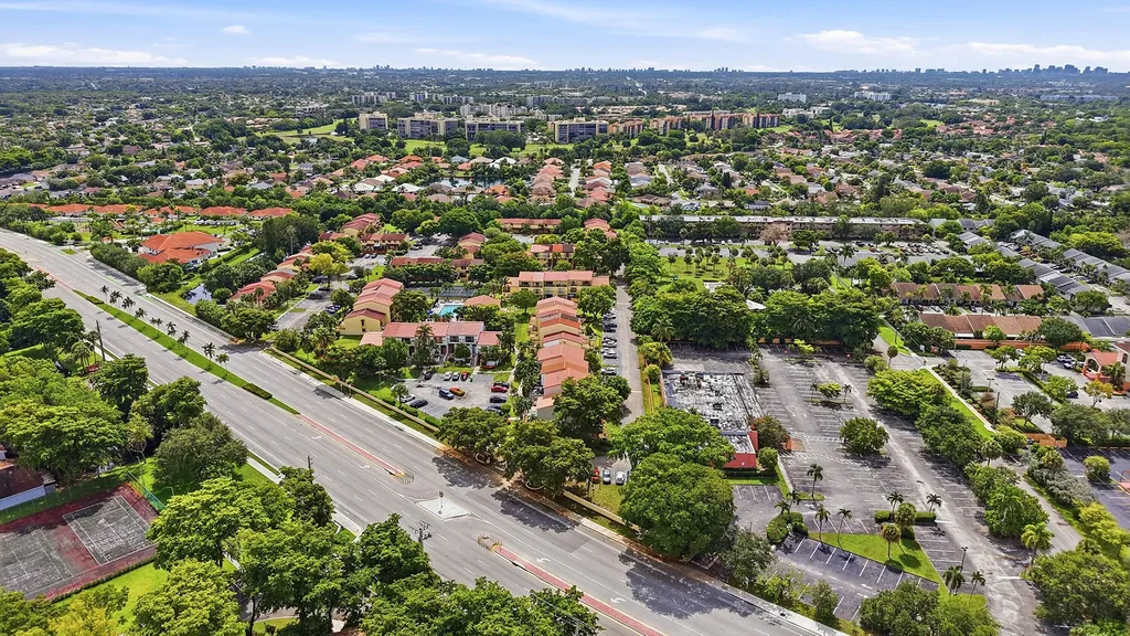 4012 Del Rio Way Sunrise FL 33351