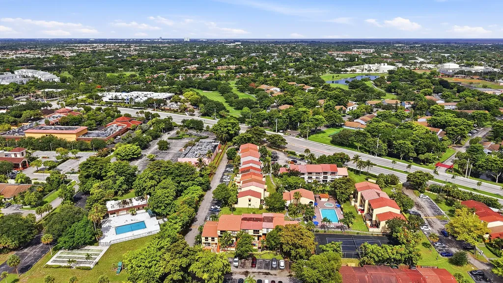 4012 Del Rio Way Sunrise FL 33351