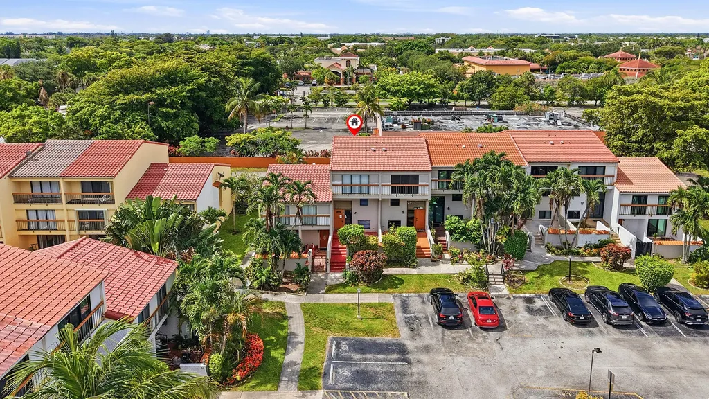 4012 Del Rio Way Sunrise FL 33351
