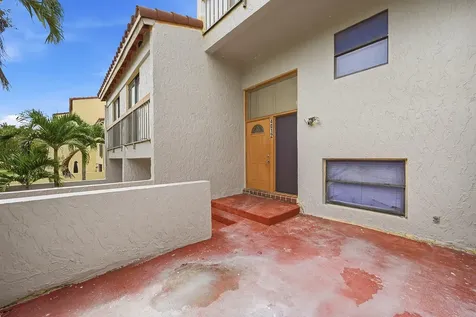 4012 Del Rio Way Sunrise FL 33351