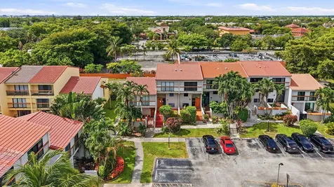 4012 Del Rio Way Sunrise FL 33351