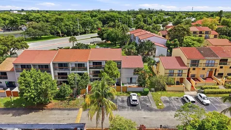 4012 Del Rio Way Sunrise FL 33351