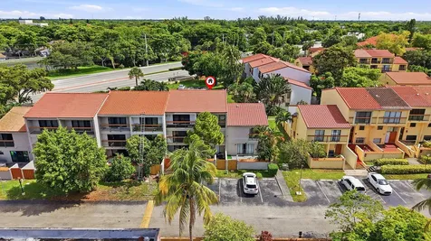 4012 Del Rio Way Sunrise FL 33351