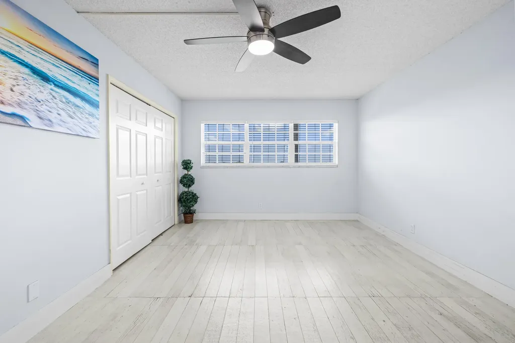 575 Oaks Lane Pompano Beach FL 33069