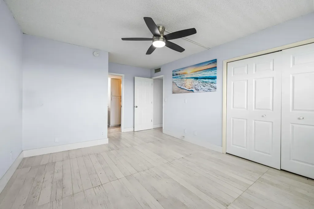 575 Oaks Lane Pompano Beach FL 33069