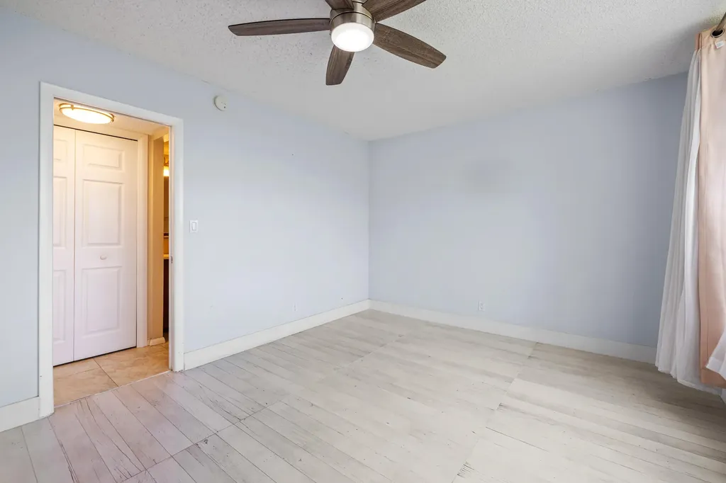 575 Oaks Lane Pompano Beach FL 33069