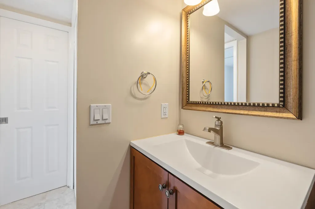 575 Oaks Lane Pompano Beach FL 33069