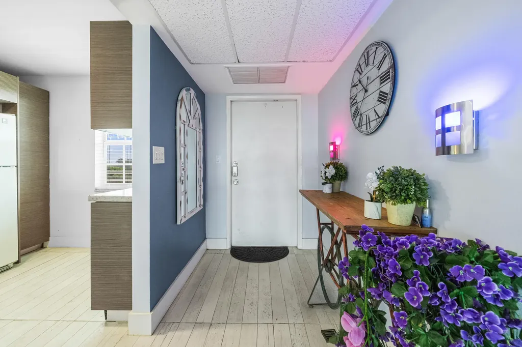 575 Oaks Lane Pompano Beach FL 33069