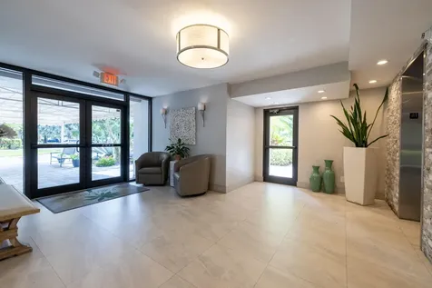575 Oaks Lane Pompano Beach FL 33069