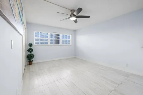 575 Oaks Lane Pompano Beach FL 33069