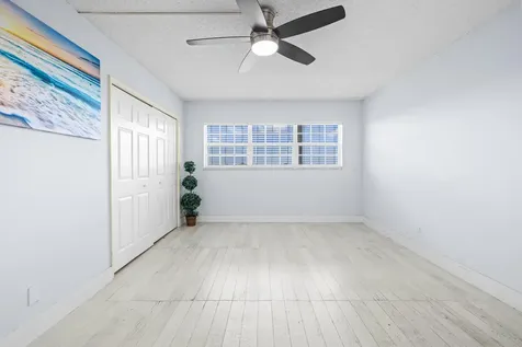 575 Oaks Lane Pompano Beach FL 33069