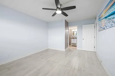 575 Oaks Lane Pompano Beach FL 33069
