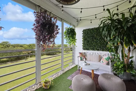 575 Oaks Lane Pompano Beach FL 33069