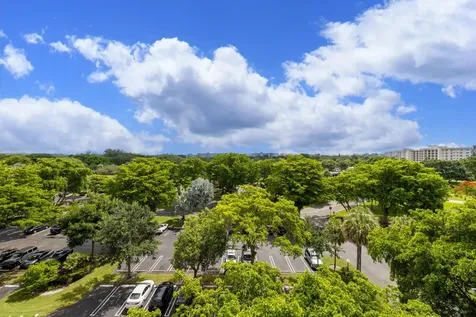 575 Oaks Lane Pompano Beach FL 33069