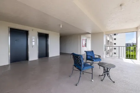 575 Oaks Lane Pompano Beach FL 33069