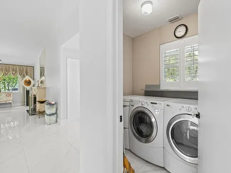1750 W Oak Knoll Circle Davie FL 33324