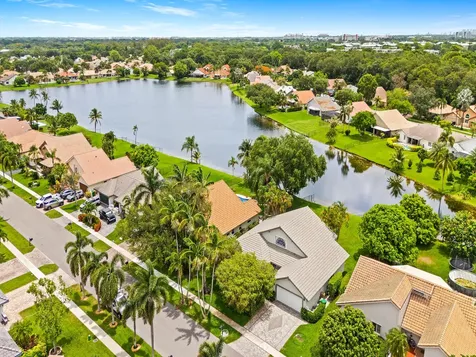 1750 W Oak Knoll Circle Davie FL 33324