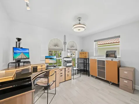 1750 W Oak Knoll Circle Davie FL 33324