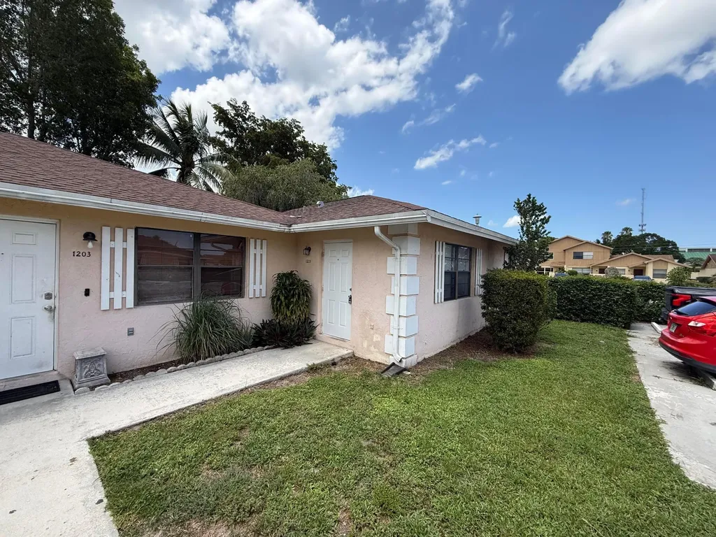 1201 White Pine Drive Wellington FL 33414