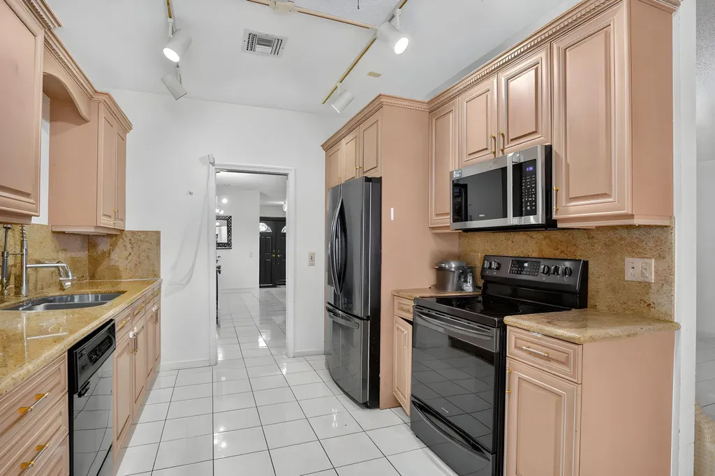 7690 Solimar Circle Boca Raton FL 33433