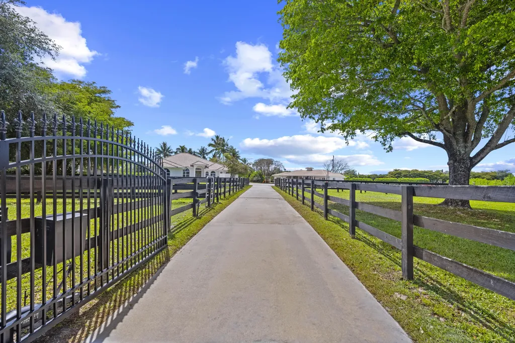 15000 Oatland Court Wellington FL 33414