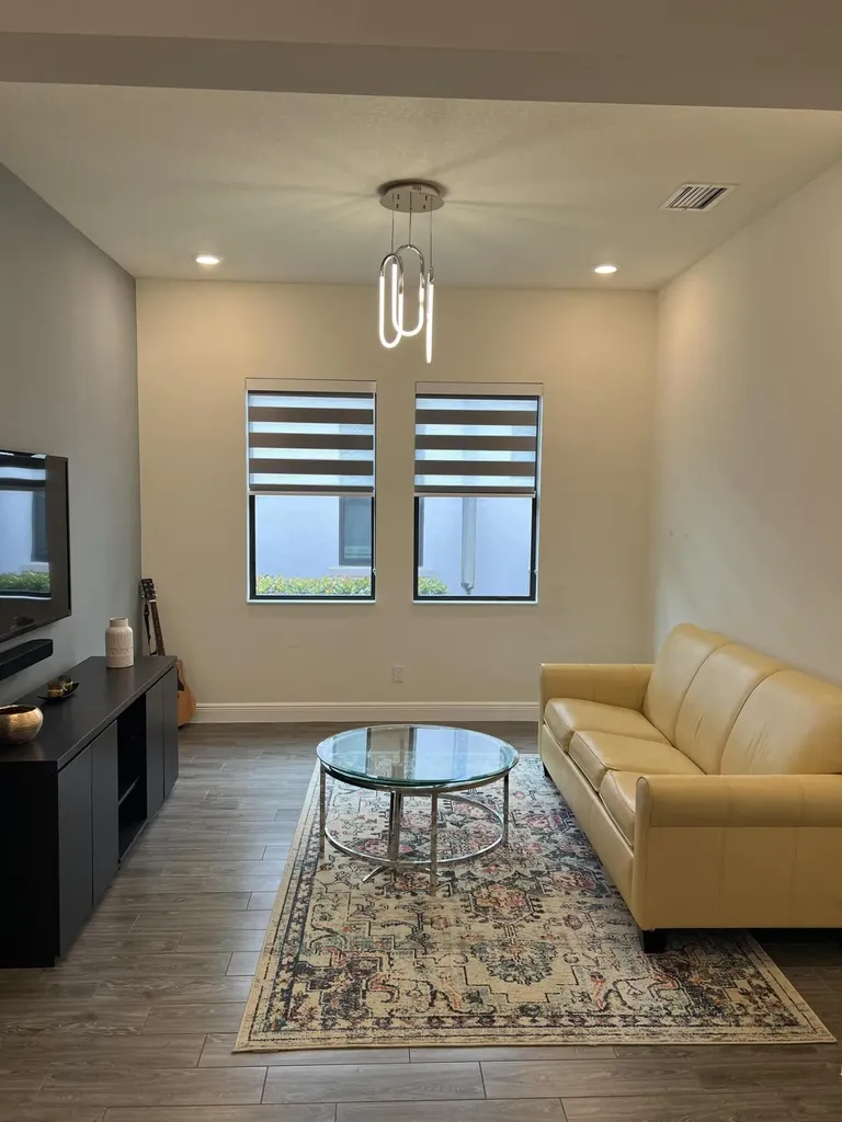 8720 E Baypoint Circle Parkland FL 33076