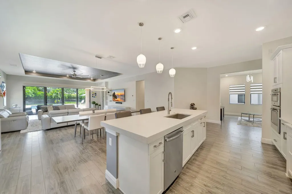 8720 E Baypoint Circle Parkland FL 33076