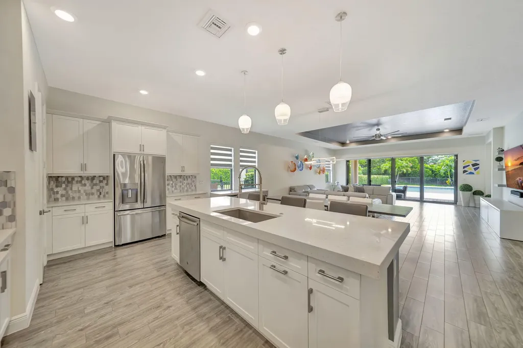 8720 E Baypoint Circle Parkland FL 33076