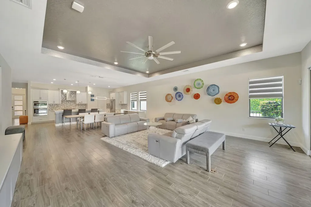 8720 E Baypoint Circle Parkland FL 33076