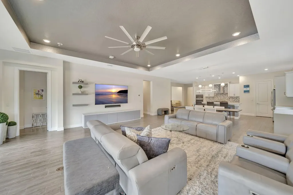 8720 E Baypoint Circle Parkland FL 33076