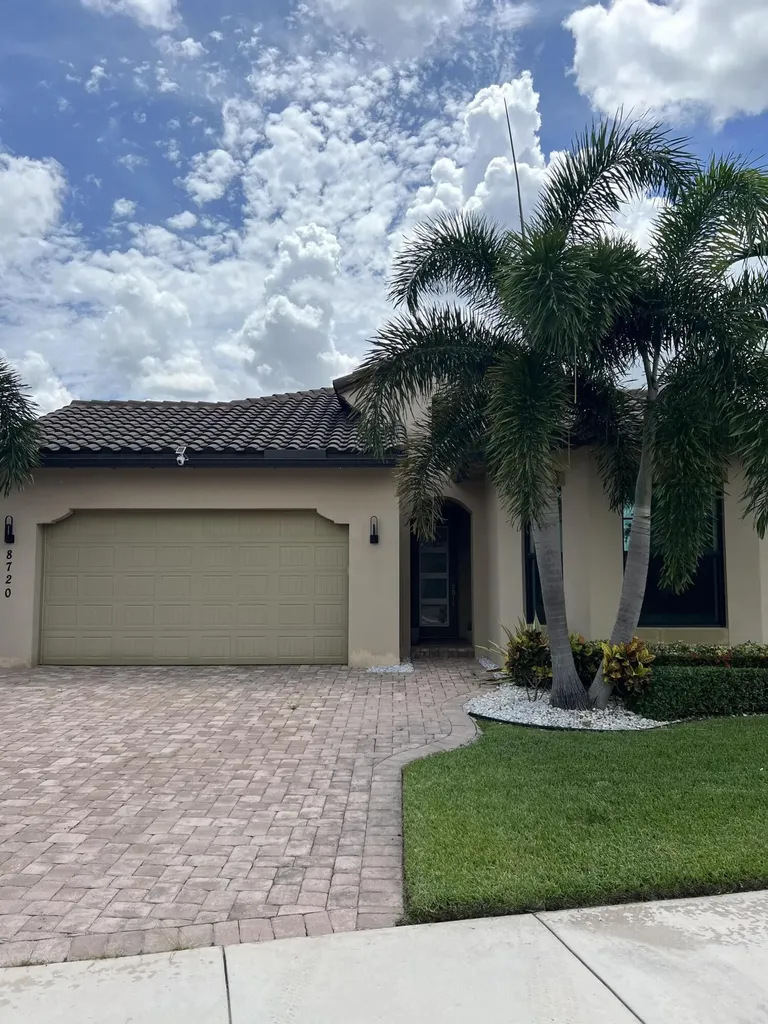 8720 E Baypoint Circle Parkland FL 33076