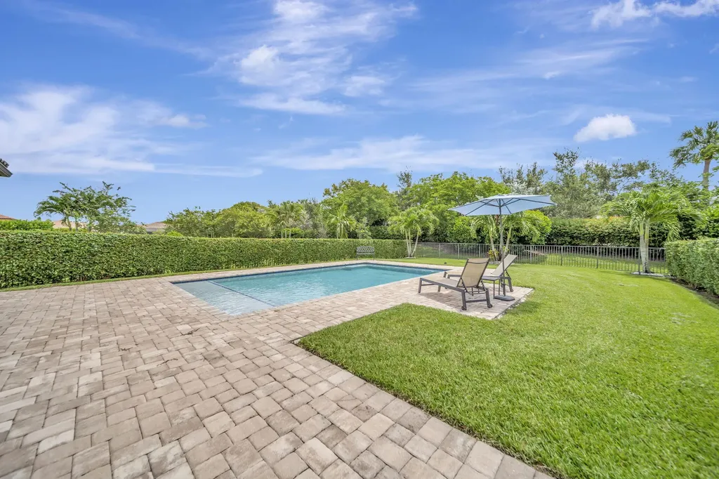 8720 E Baypoint Circle Parkland FL 33076