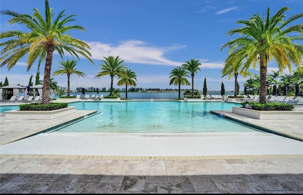 8720 E Baypoint Circle Parkland FL 33076