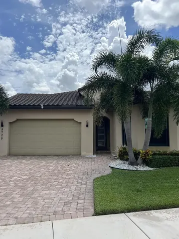 8720 E Baypoint Circle Parkland FL 33076
