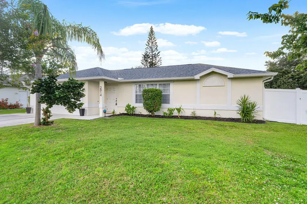 2814 SE Melaleuca Boulevard Port St Lucie FL 34952