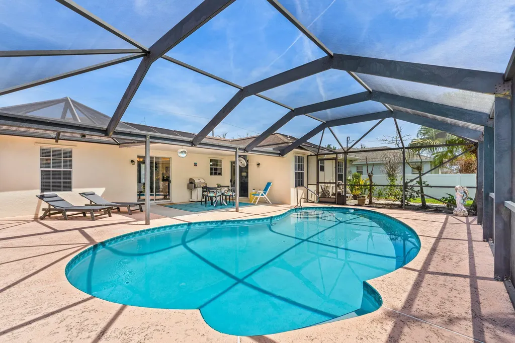 2814 SE Melaleuca Boulevard Port St Lucie FL 34952